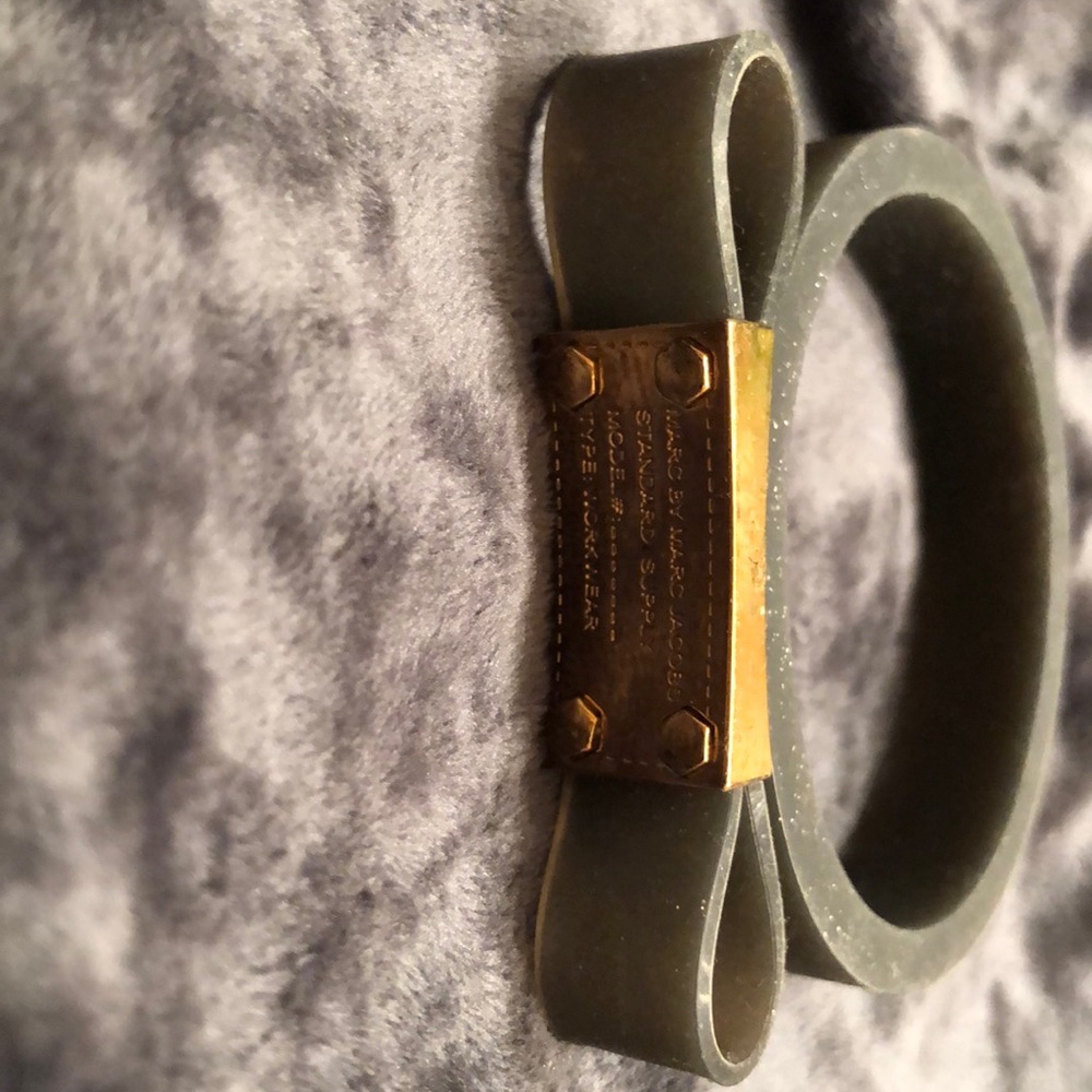 Marc Jacobs Bow Bangle